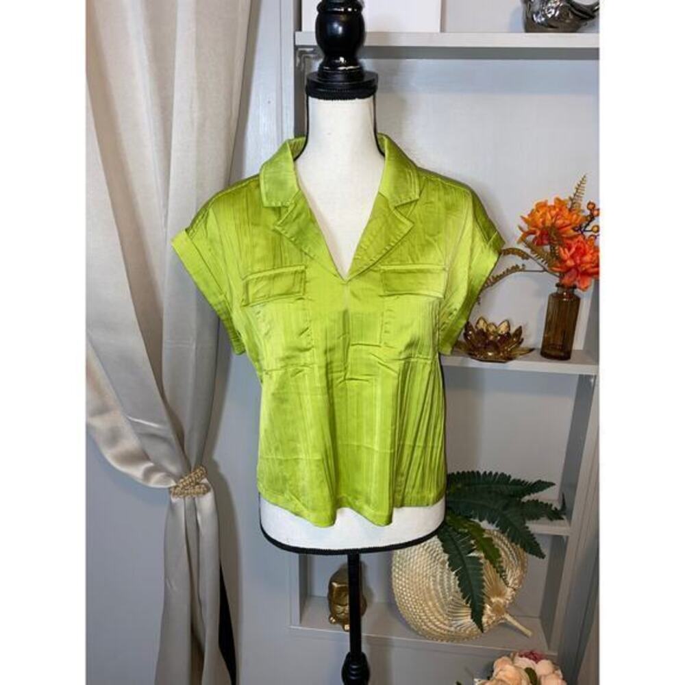 Stunning Green Rachel Zoe size Small Stitched Rolled Short Sleeves GUC Top